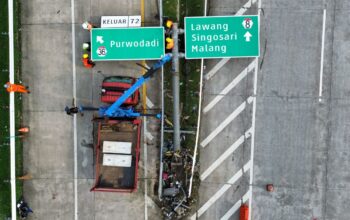Pahami warna plang biru dan hijau di jalan tol, ternyata beda arti!